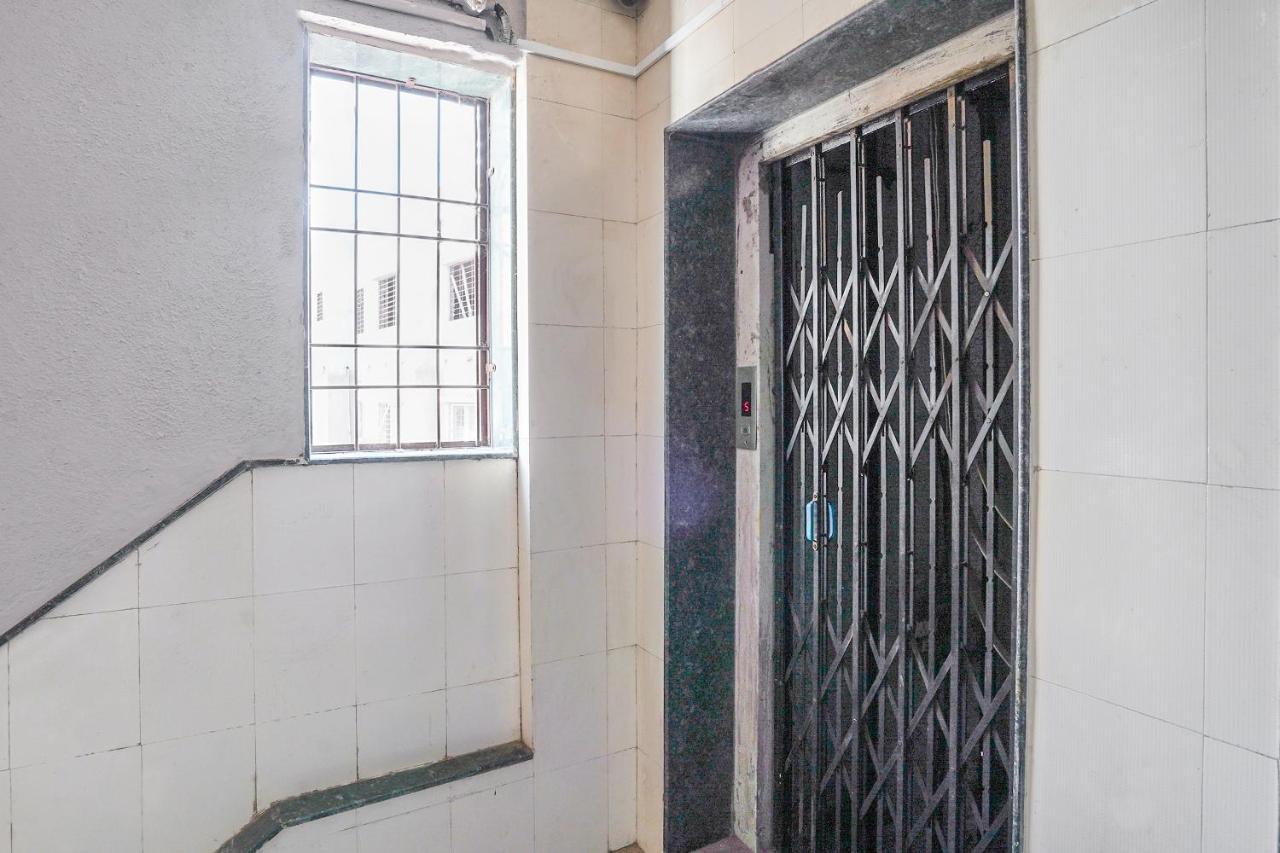 Oyo Flagship 70264 Hotel Vrindavan Mangvadi Екстериор снимка