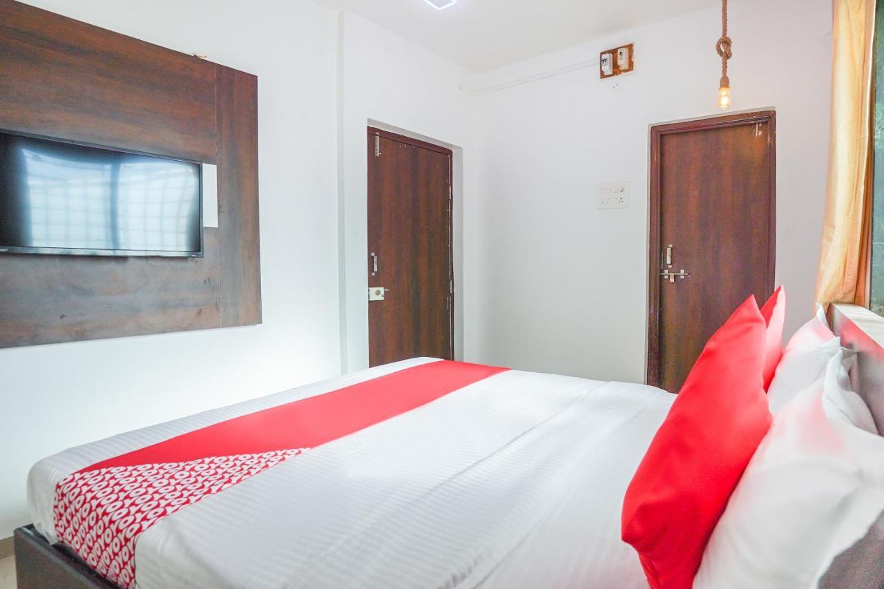 Oyo Flagship 70264 Hotel Vrindavan Mangvadi Екстериор снимка