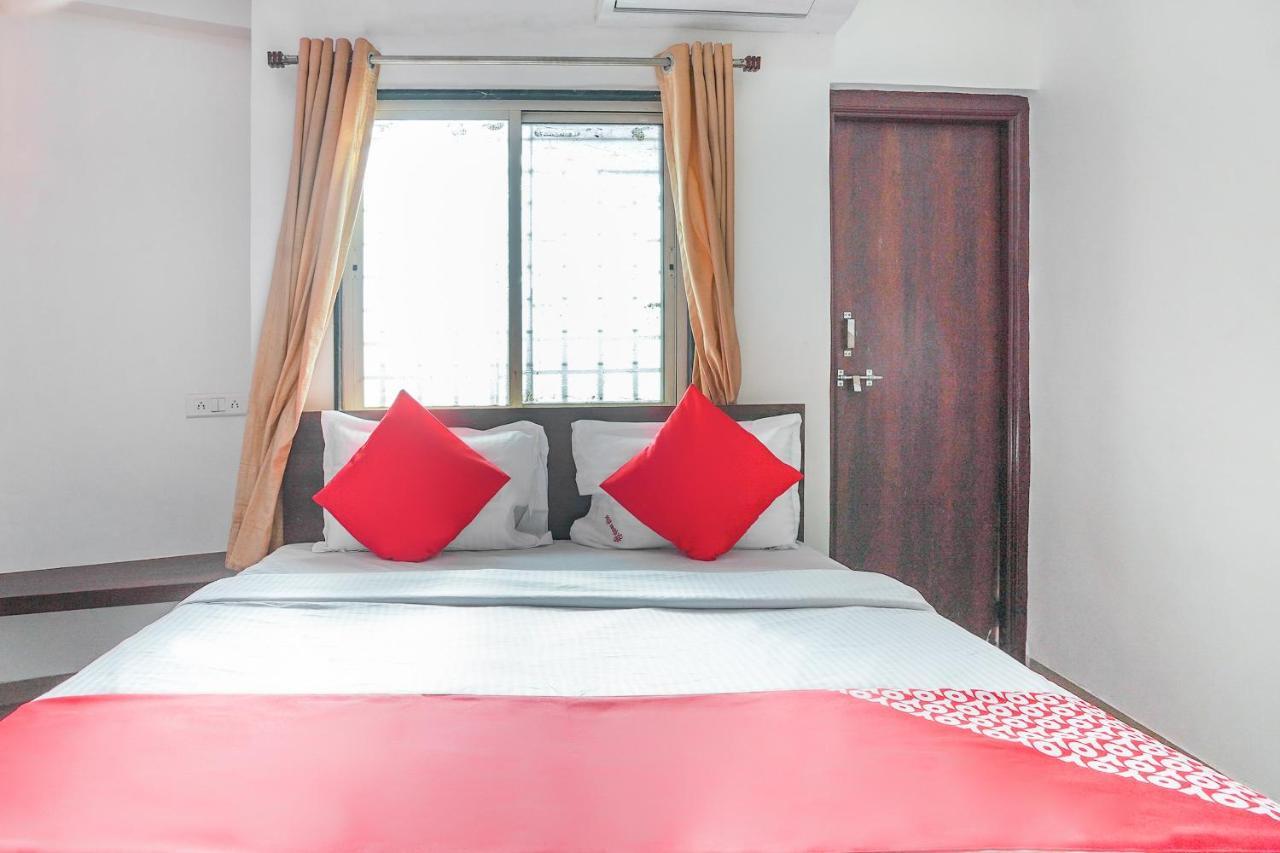 Oyo Flagship 70264 Hotel Vrindavan Mangvadi Екстериор снимка