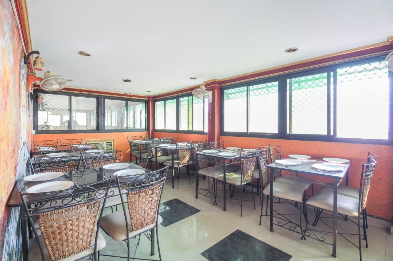 Oyo Flagship 70264 Hotel Vrindavan Mangvadi Екстериор снимка