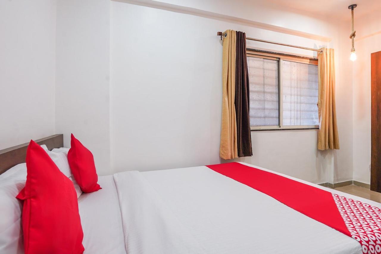 Oyo Flagship 70264 Hotel Vrindavan Mangvadi Екстериор снимка