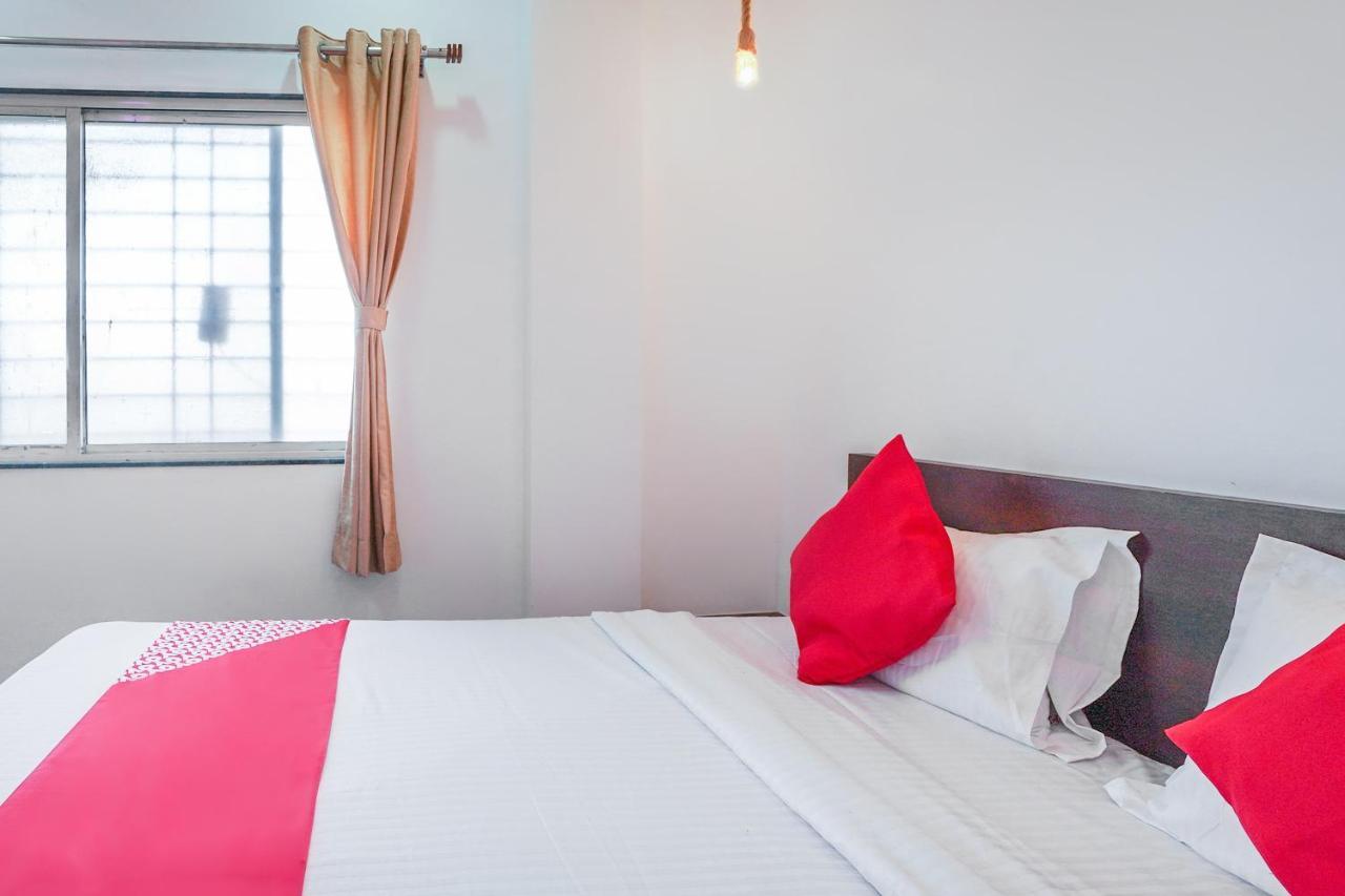 Oyo Flagship 70264 Hotel Vrindavan Mangvadi Екстериор снимка